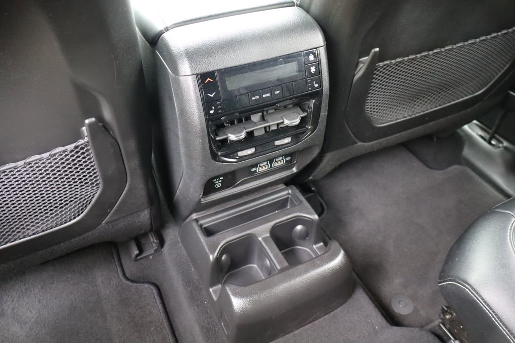 Used 2024 Jeep Grand Cherokee L Limited AWD/4WD image 38