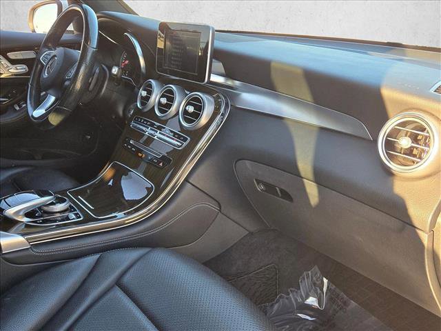 Used 2017 Mercedes-Benz GLC 300 4MATIC image 22