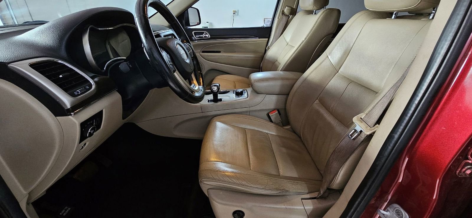 Used 2014 Jeep Grand Cherokee Limited image 16