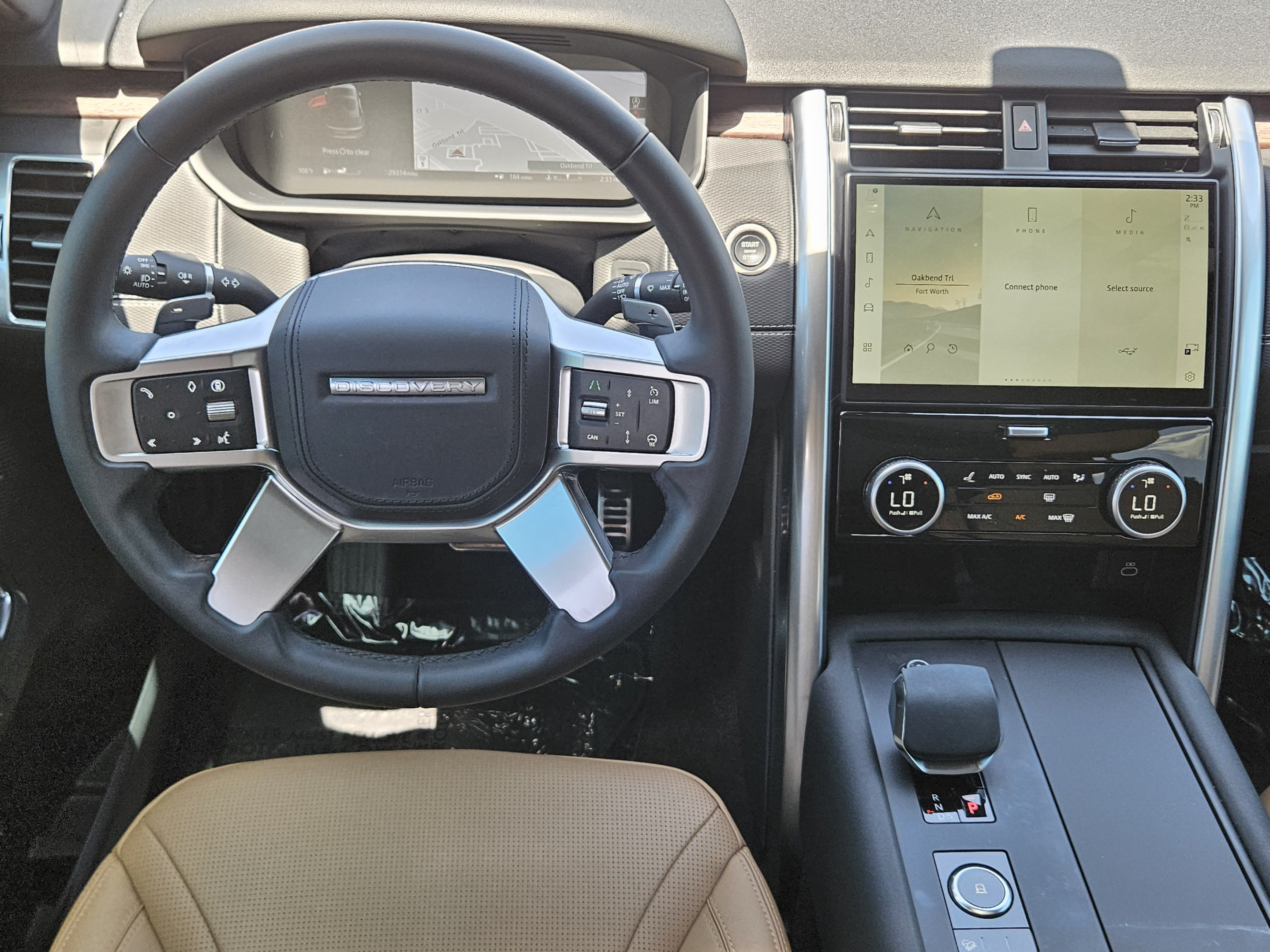 Used 2024 Land Rover Discovery Dynamic SE AWD/4WD image 43