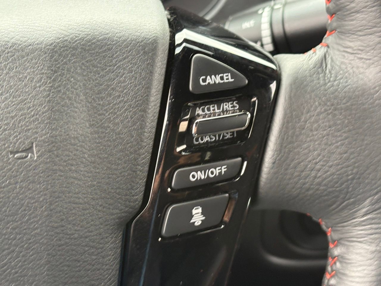 Certified 2025 Nissan Frontier PRO-4X image 21