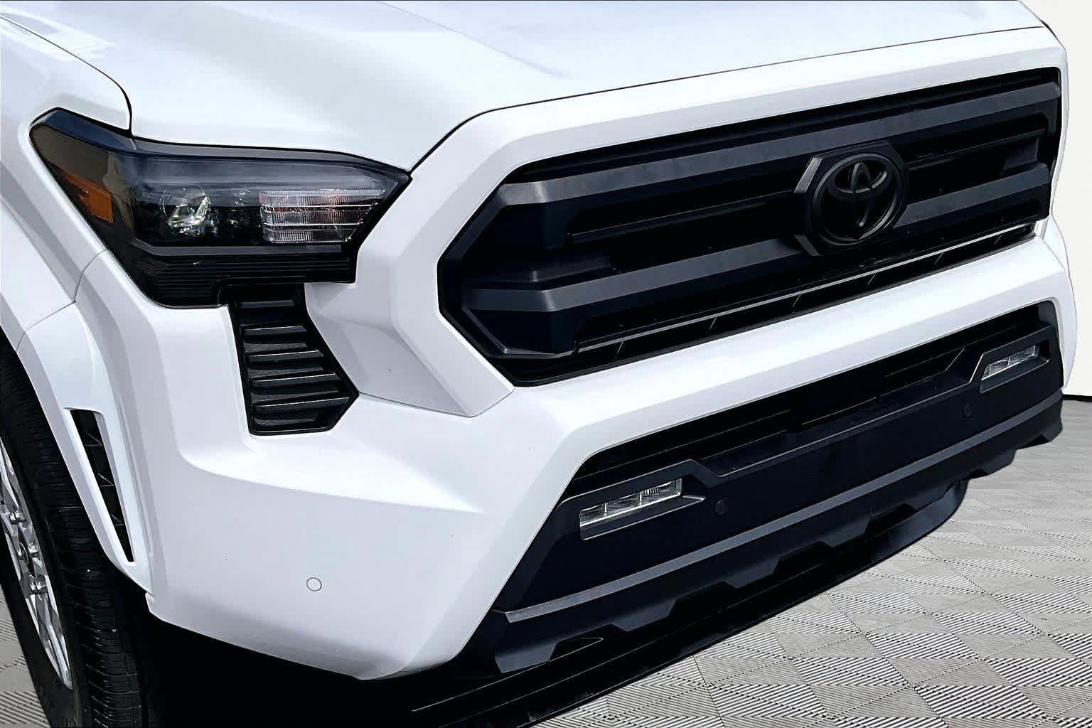 Used 2024 Toyota Tacoma SR5 RWD image 30