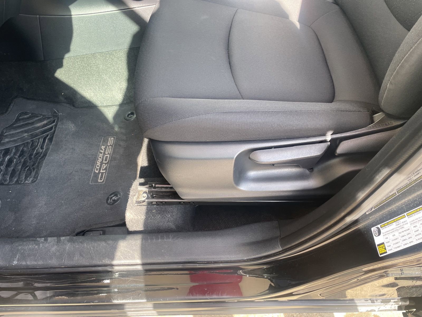 Used 2024 Toyota Corolla Cross LE image 19