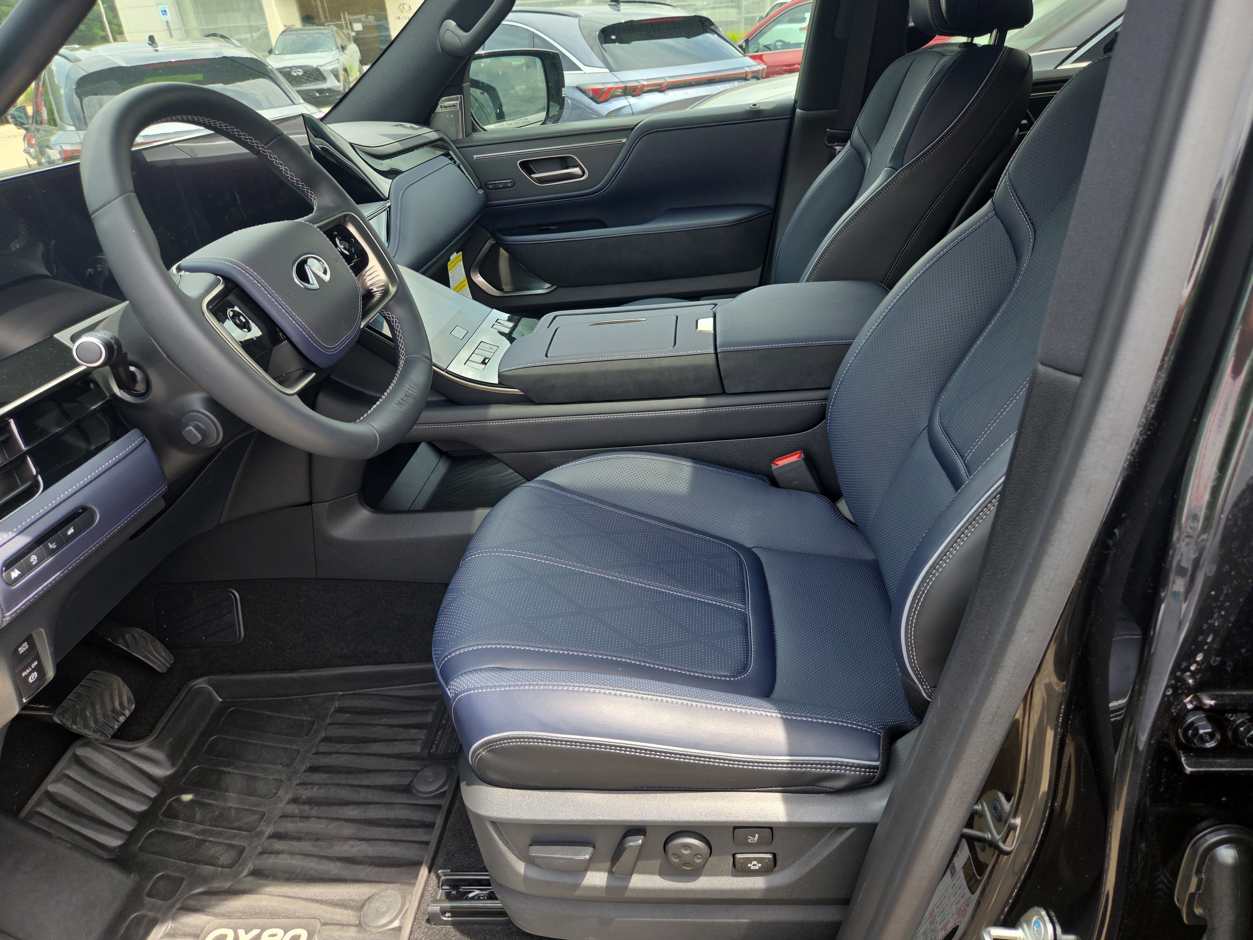 Used 2026 INFINITI QX80 4WD w/ Sport Exterior Package image 3