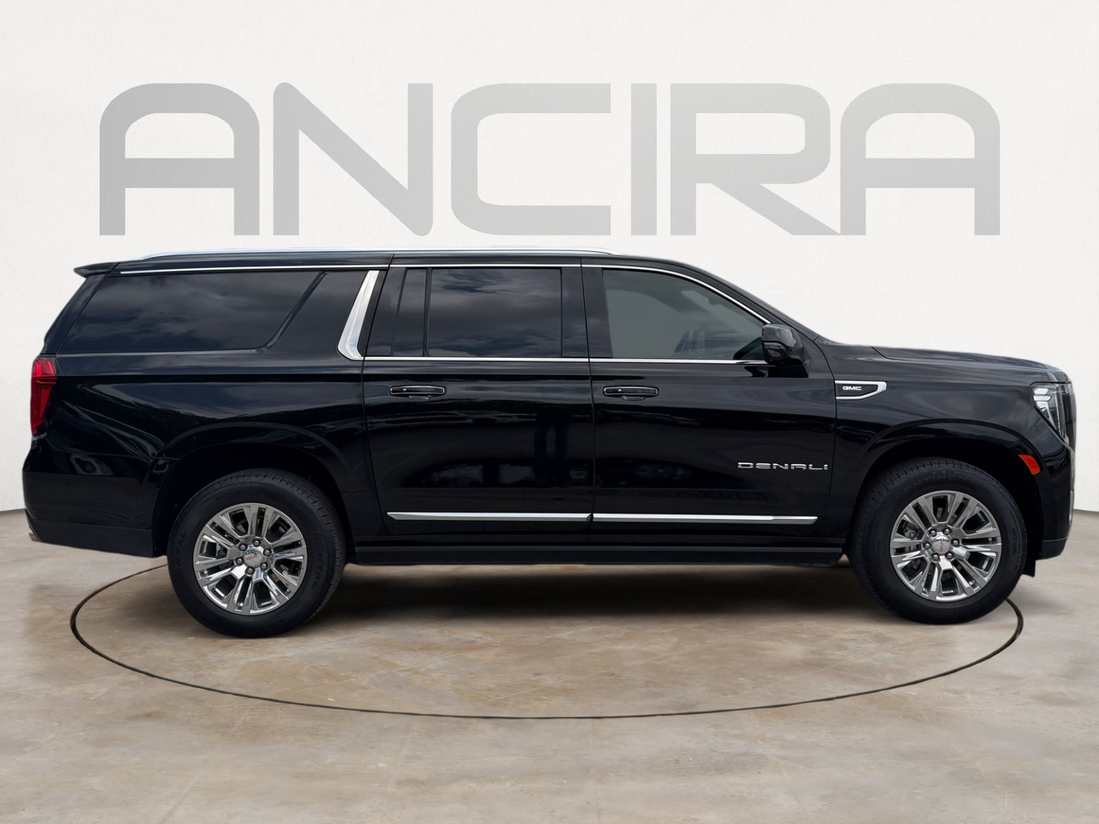 Used 2023 GMC Yukon XL Denali AWD/4WD image 11