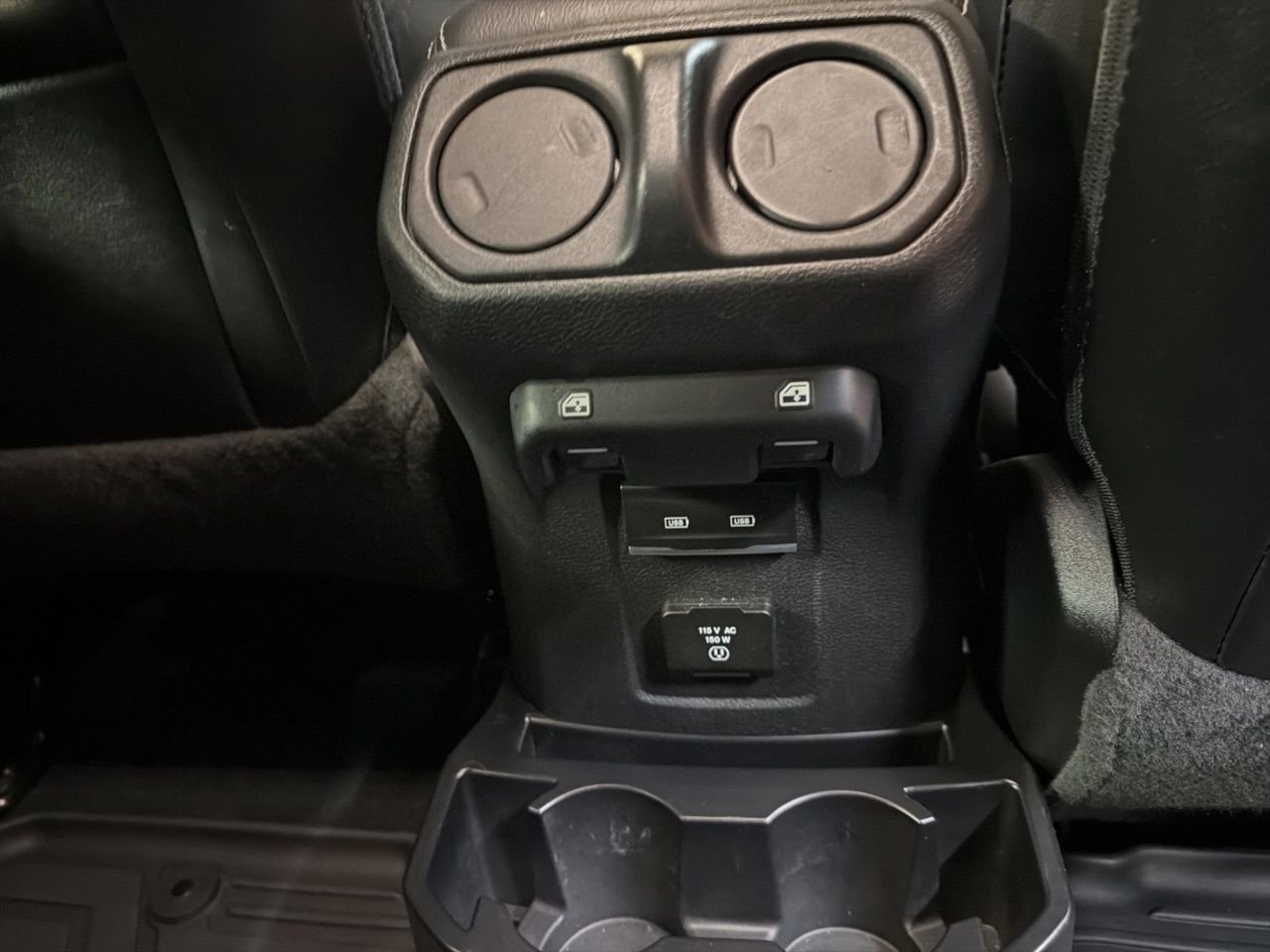 Used 2022 Jeep Wrangler Unlimited Sahara w/ Cold Weather Group AWD/4WD image 23