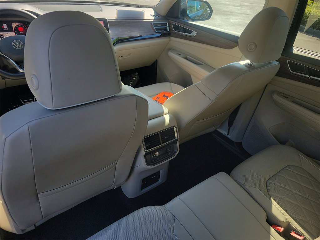 Used 2024 Volkswagen Atlas SEL Premium R-Line image 15