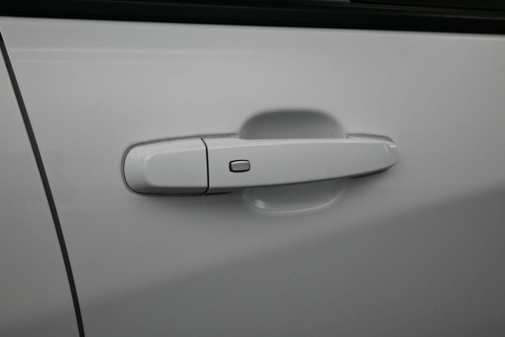 Used 2024 Chevrolet Equinox LS w/ Driver Confidence II Package FWD image 35