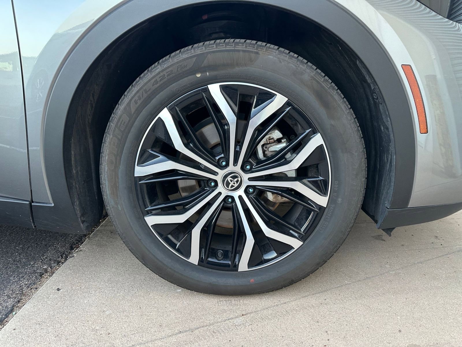 Used 2025 Toyota Crown XLE image 30