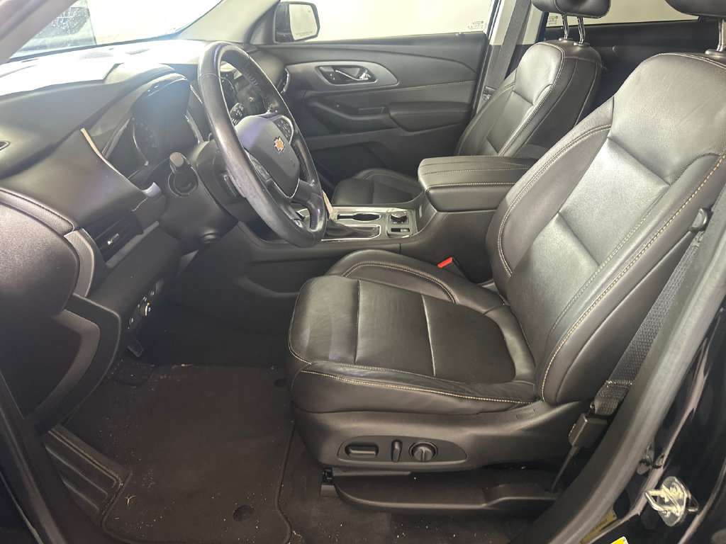 Used 2020 Chevrolet Traverse Premier w/ LPO, 'HIT The Road' Package FWD image 3
