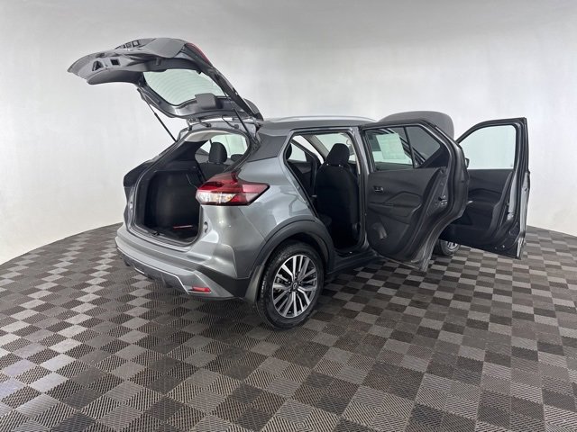 Certified 2023 Nissan Kicks SV image 14