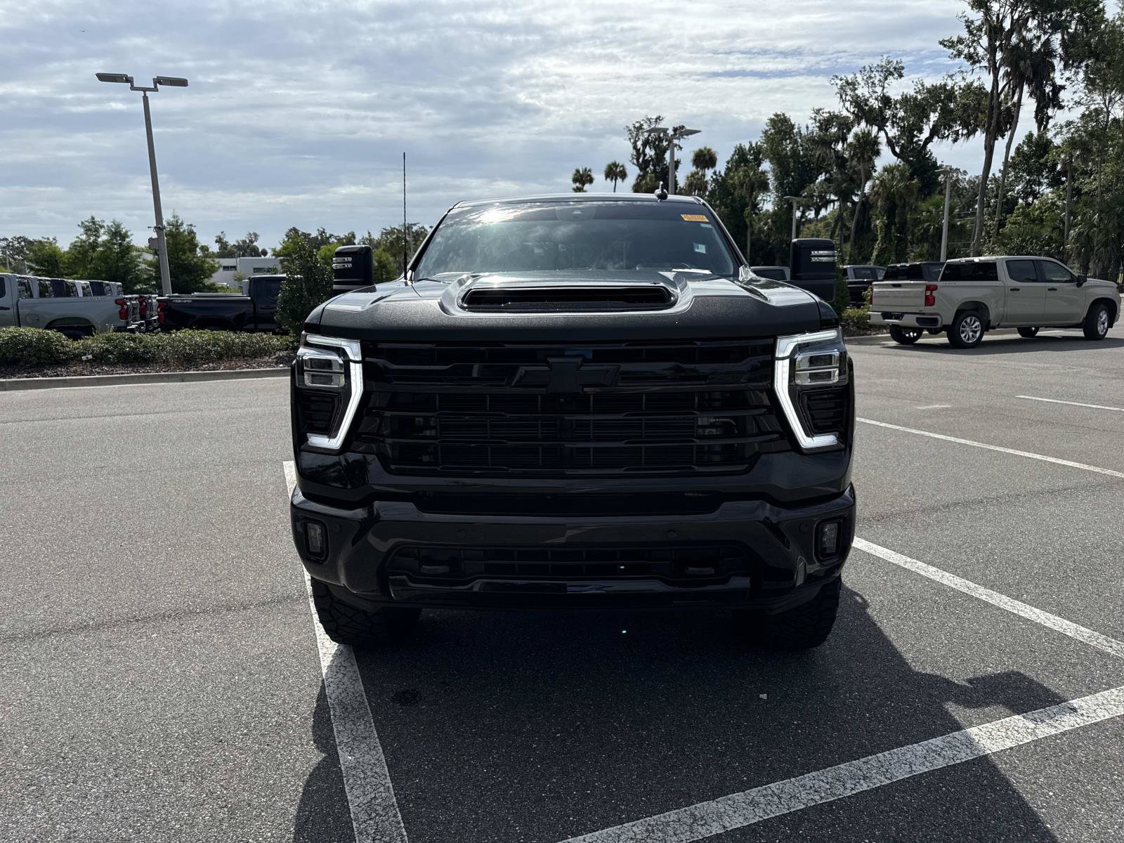 Used 2024 Chevrolet Silverado 2500 LTZ w/ LTZ Plus Package AWD/4WD image 8