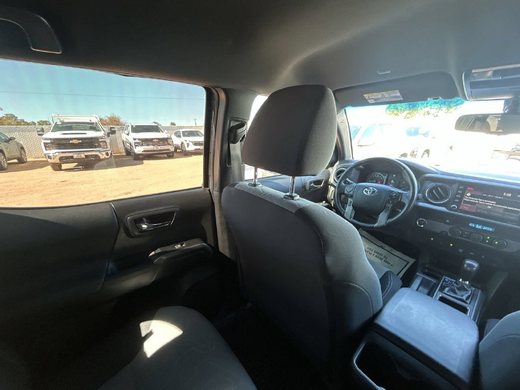 Used 2022 Toyota Tacoma TRD Sport w/ Technology Package RWD image 8