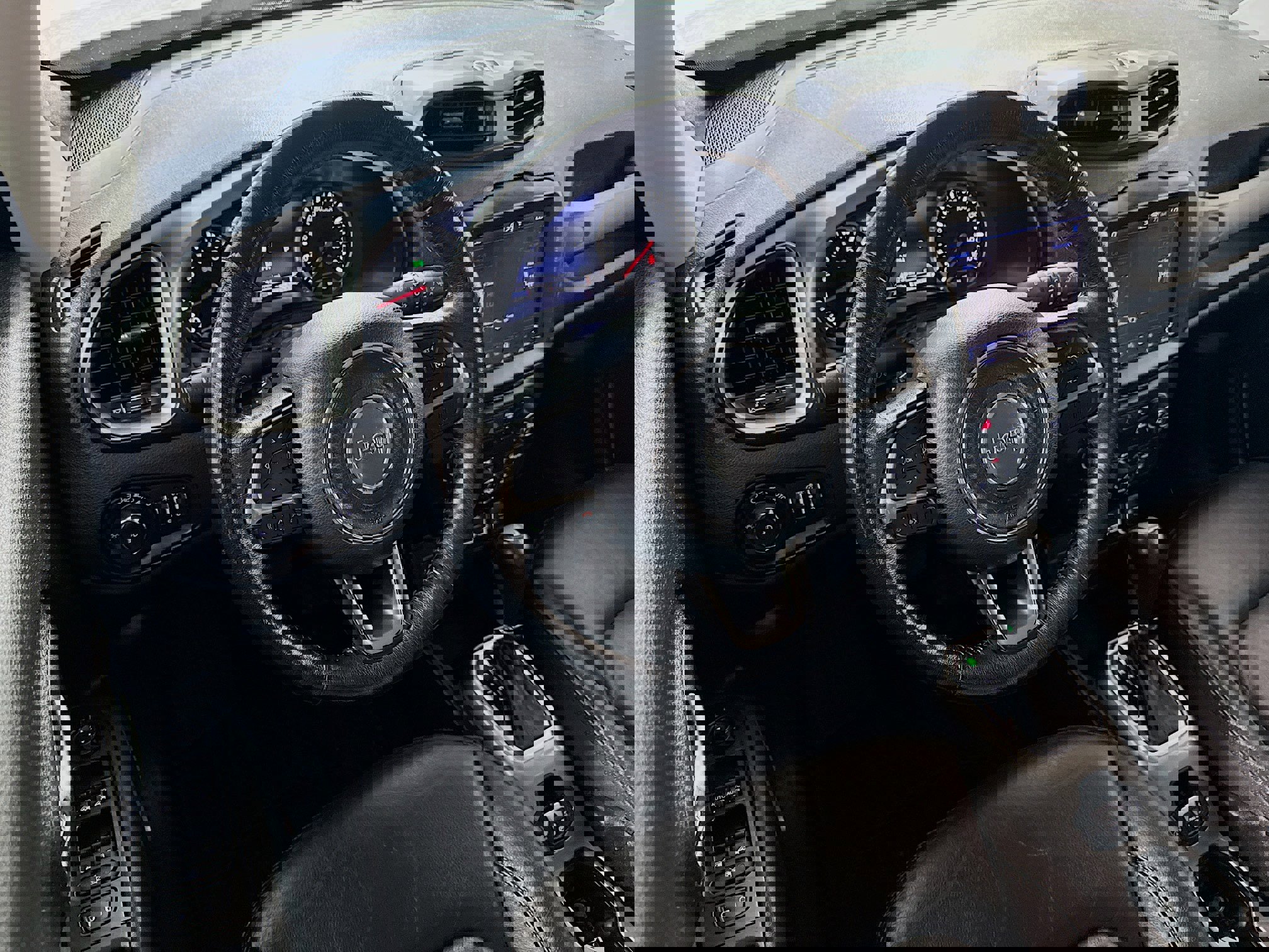 Used 2021 Jeep Renegade Limited image 23