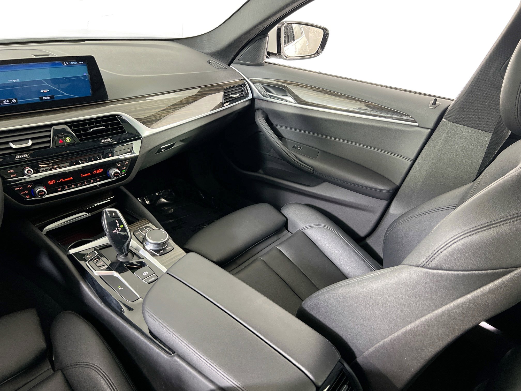 Used 2018 BMW 530i xDrive AWD/4WD image 24