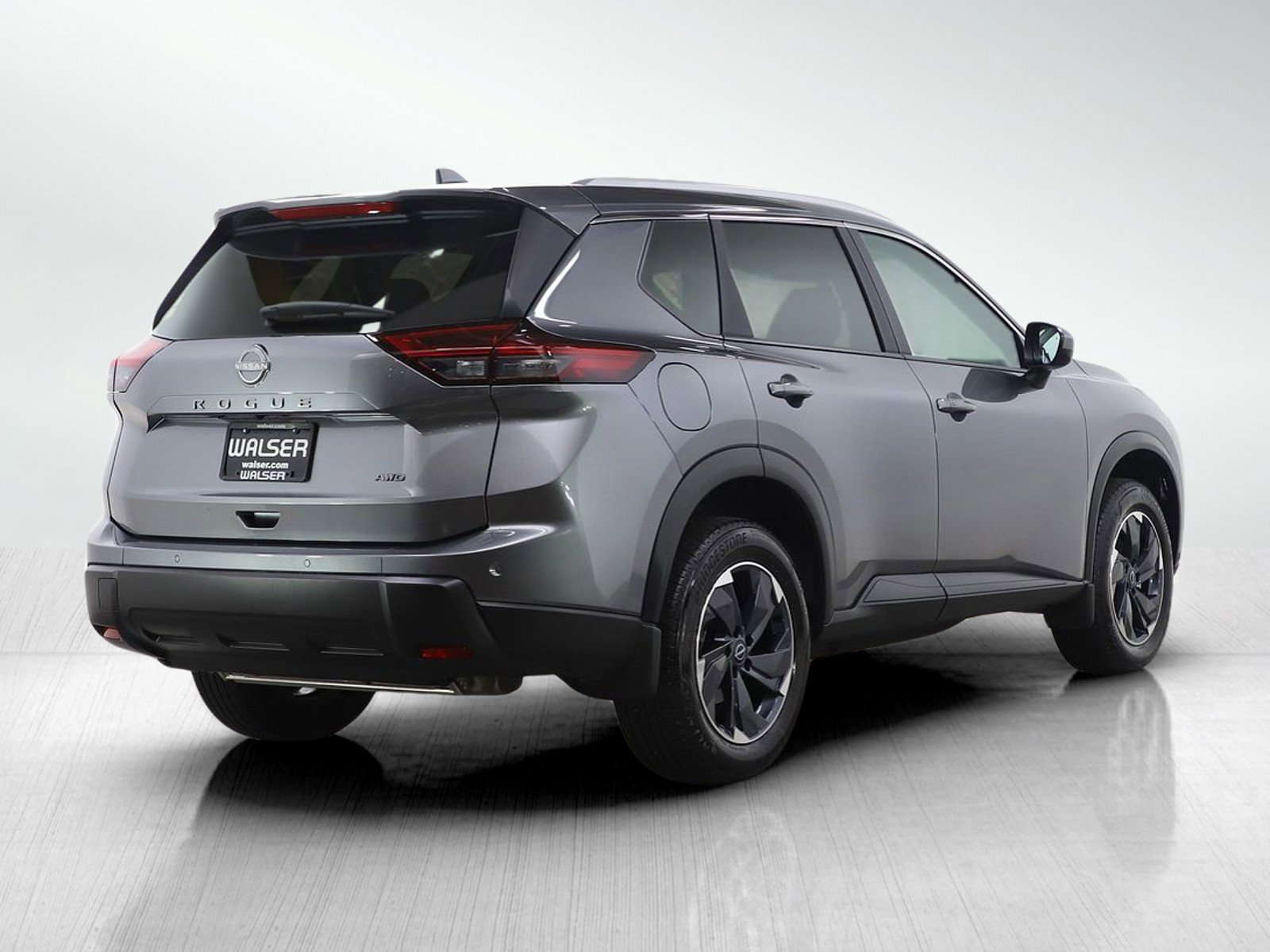 Used 2026 Nissan Rogue SV w/ SV Premium Package image 5