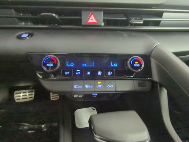 New 2026 Hyundai Elantra Sport FWD image 23