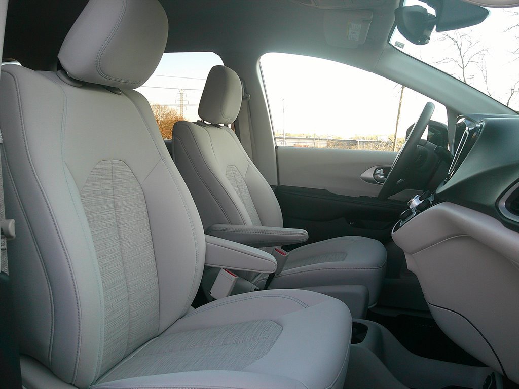 Used 2017 Chrysler Pacifica Touring Plus image 22