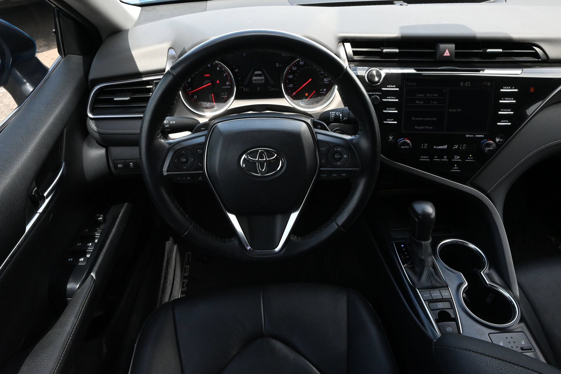 Used 2020 Toyota Camry XSE FWD image 10