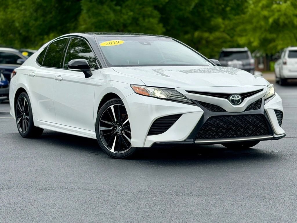 Used 2019 Toyota Camry XSE FWD image 2