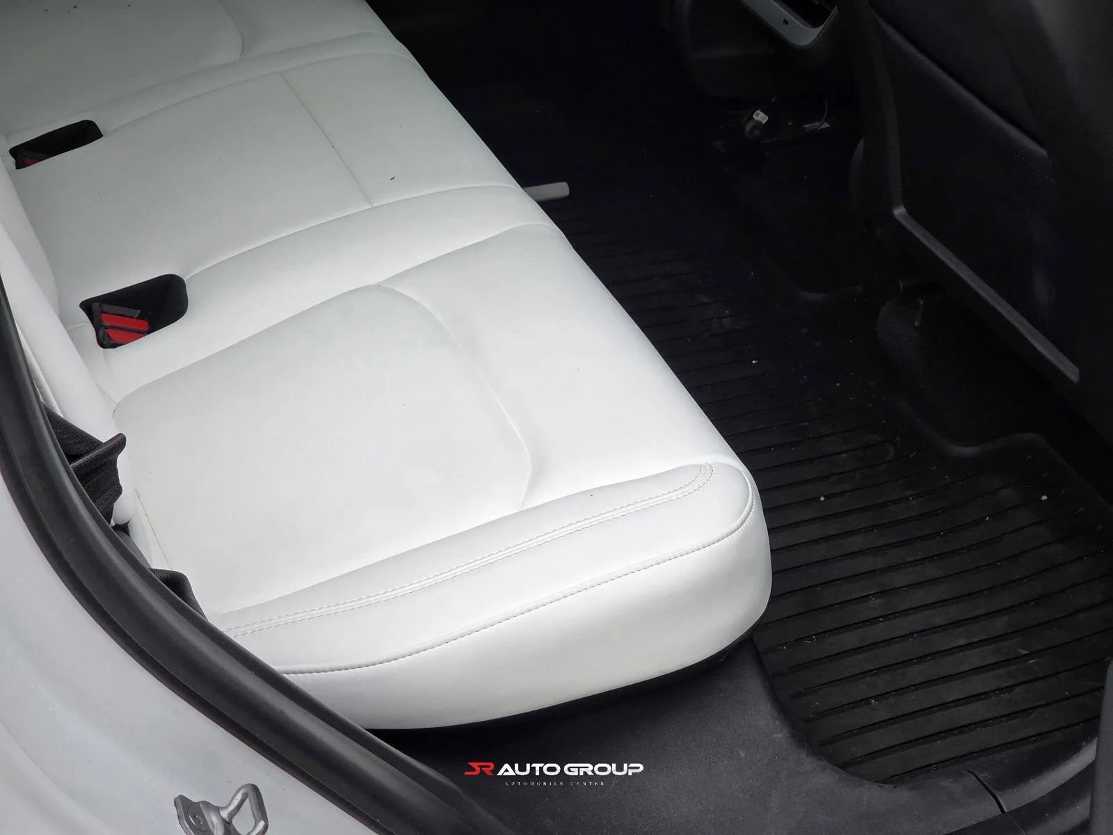 Used 2021 Tesla Model Y Long Range AWD/4WD image 19