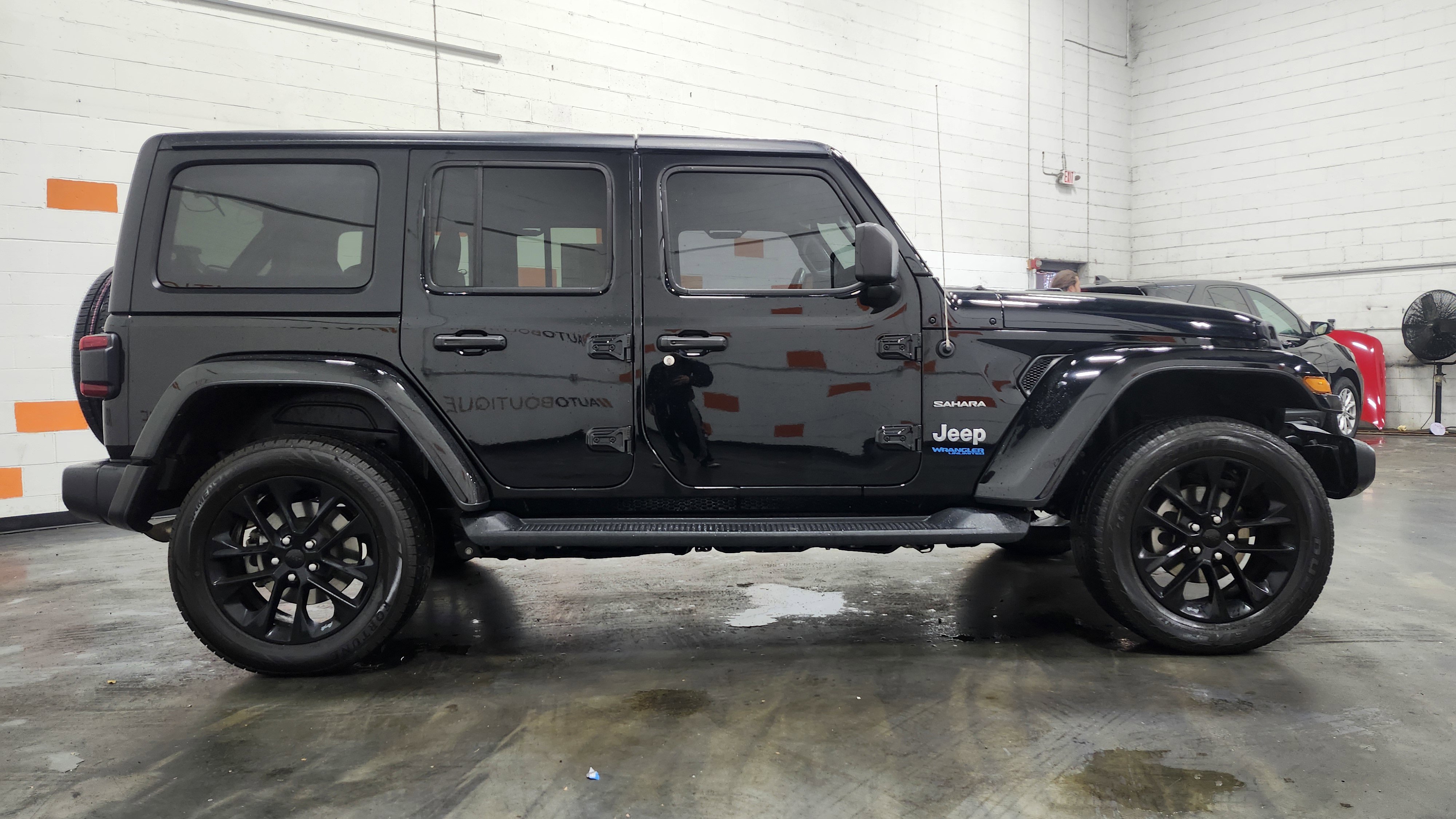 Used 2021 Jeep Wrangler Unlimited Sahara w/ Cold Weather Group image 15