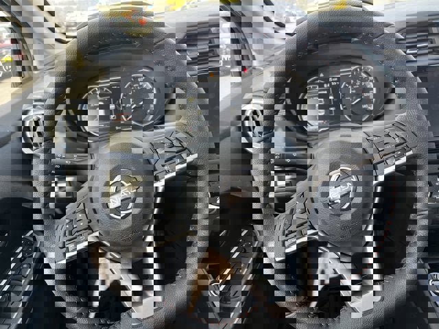 New 2025 Nissan Versa SR w/ Trunk Package image 12