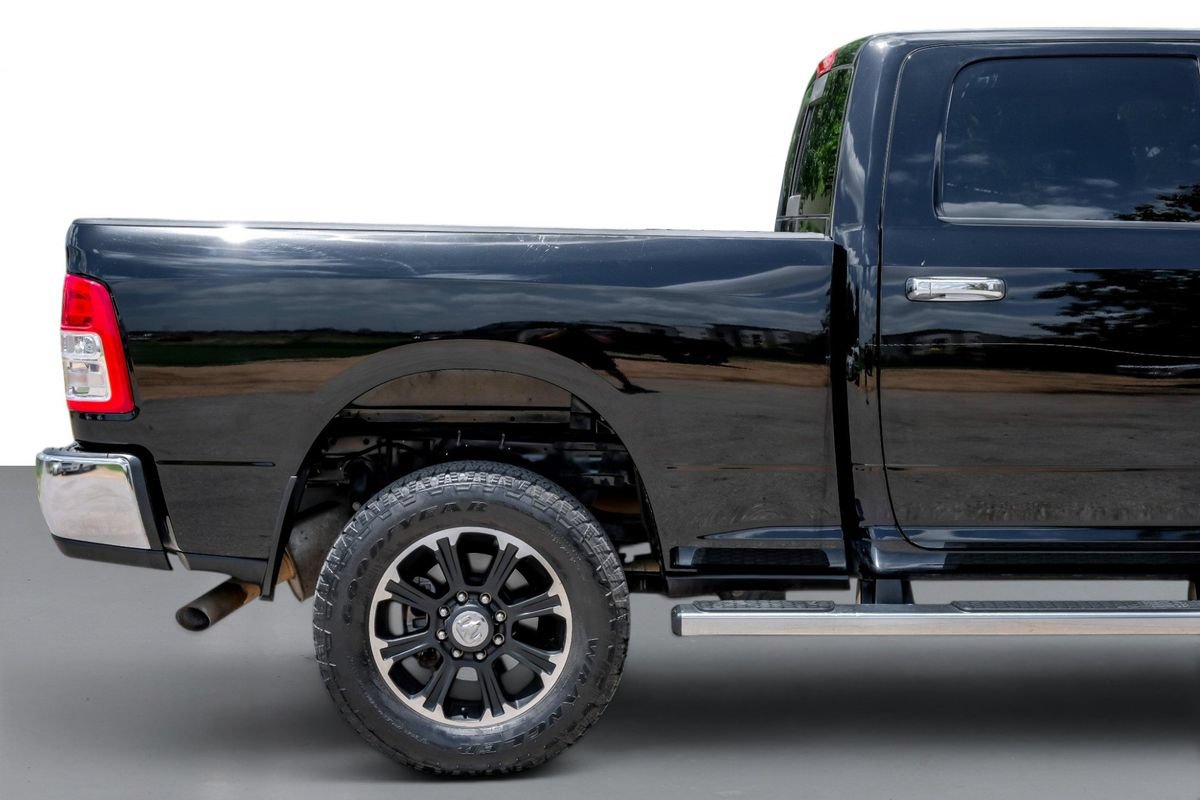 Used 2024 RAM 2500 Tradesman w/ Chrome Appearance Group AWD/4WD image 6