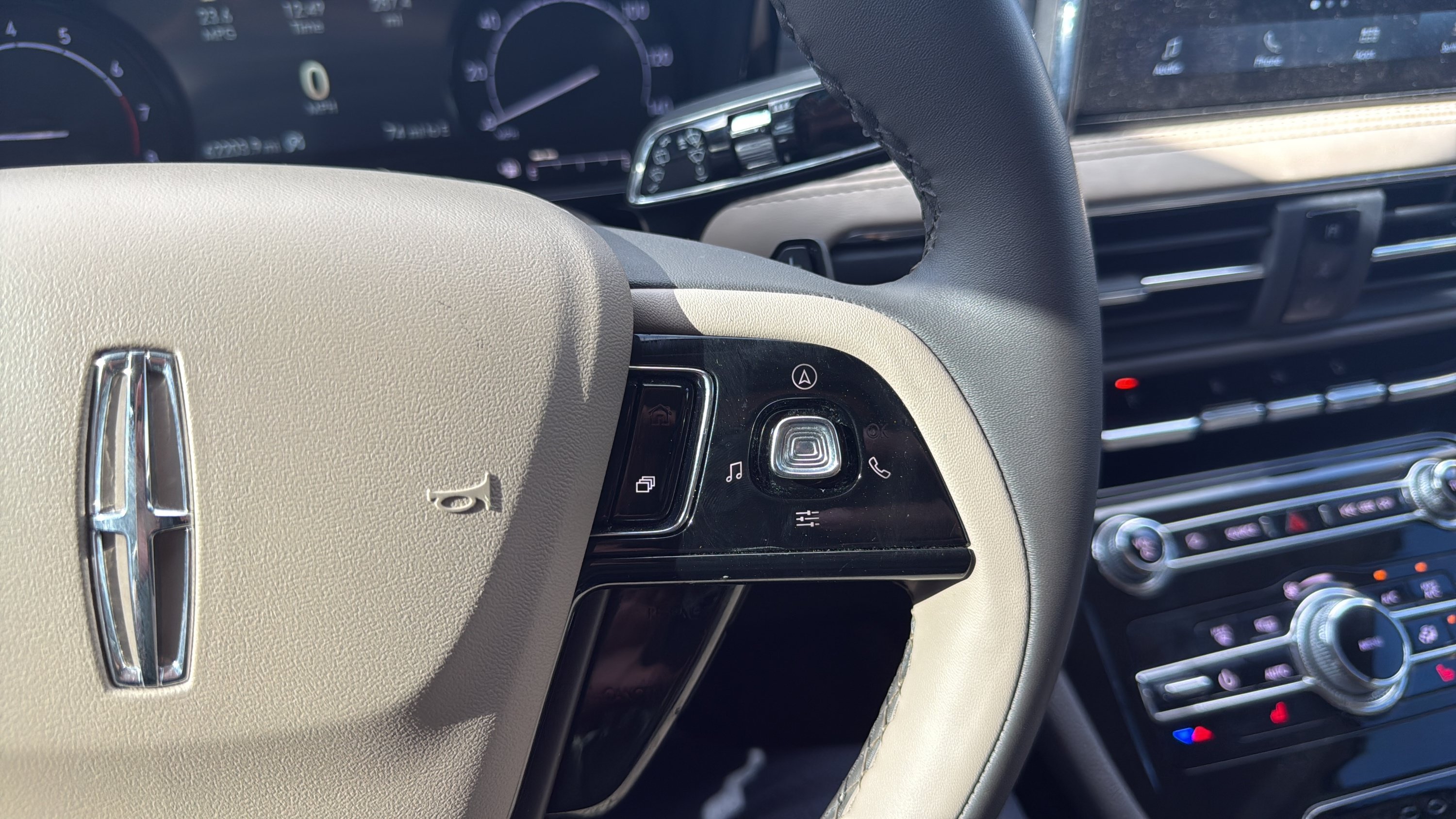 Used 2022 Lincoln Corsair FWD image 14