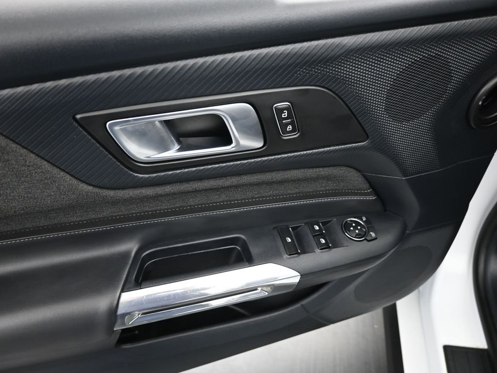 Used 2024 Ford Mustang EcoBoost image 11