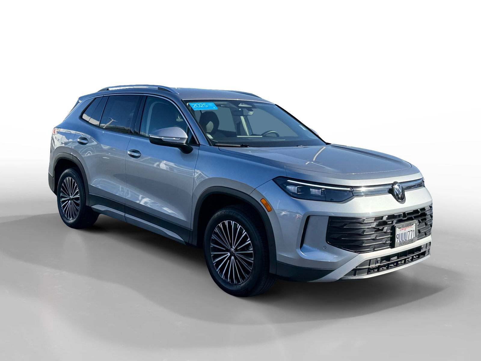 Certified 2025 Volkswagen Tiguan S FWD image 7