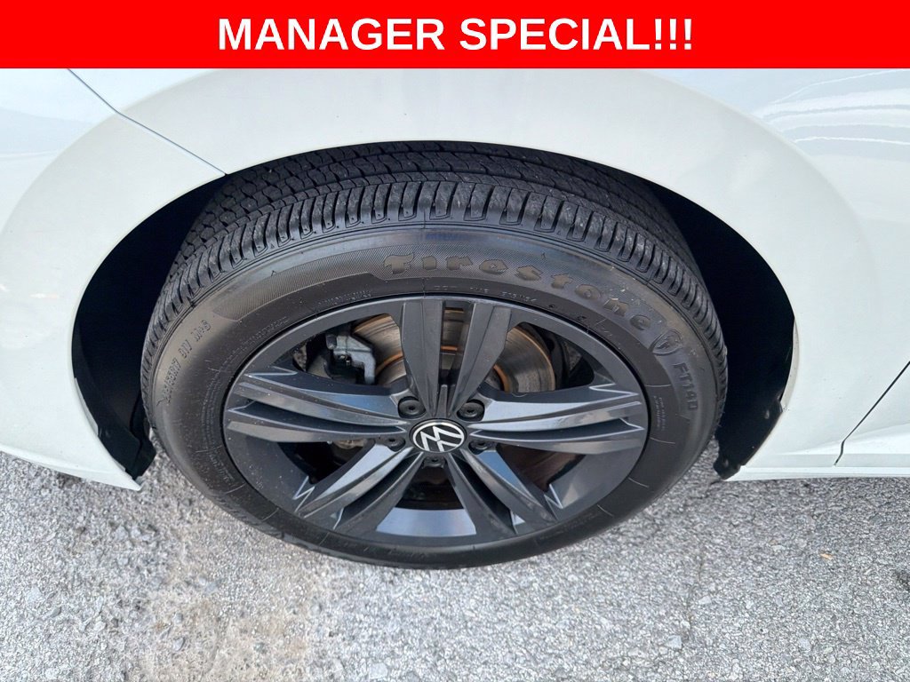 Used 2023 Volkswagen Jetta SE FWD image 9
