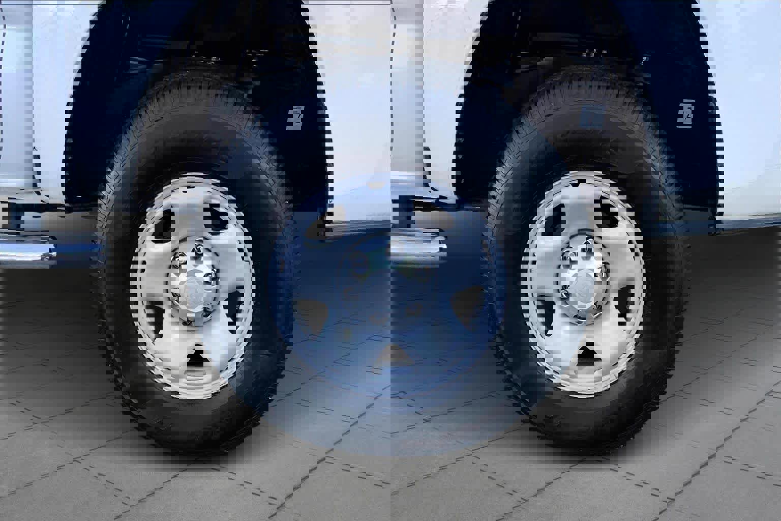 Used 2018 Toyota Tacoma SR image 10