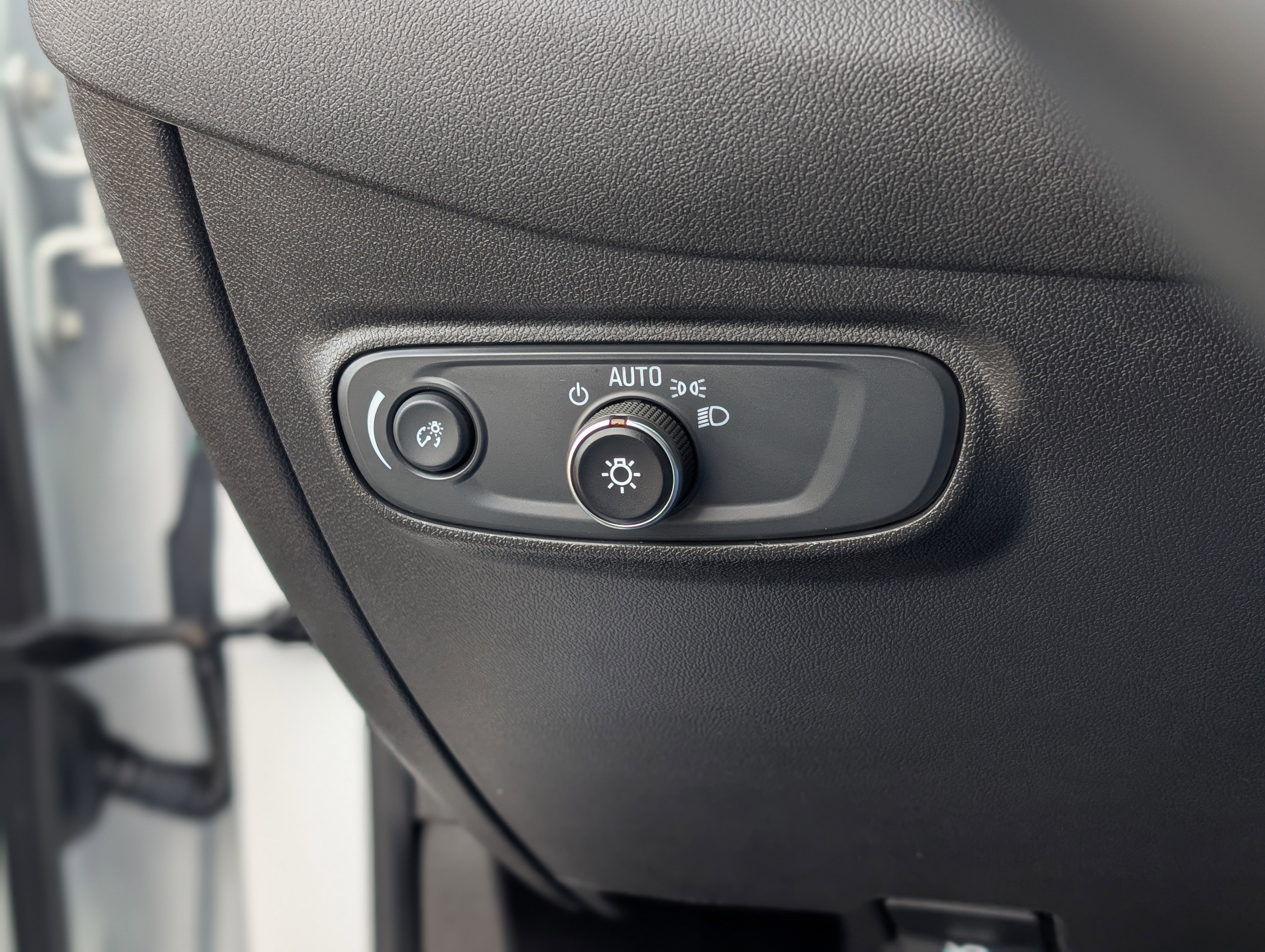 Used 2024 Chevrolet Equinox LT w/ LPO, Floor Liner Package image 25