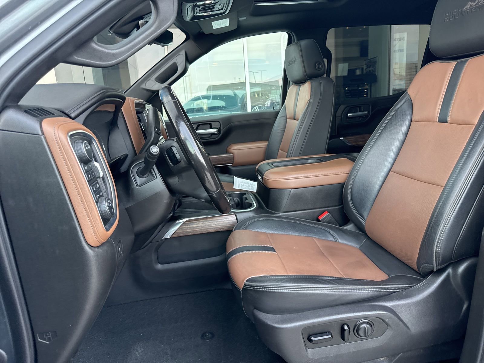 Used 2021 Chevrolet Silverado 1500 High Country w/ Technology Package image 18