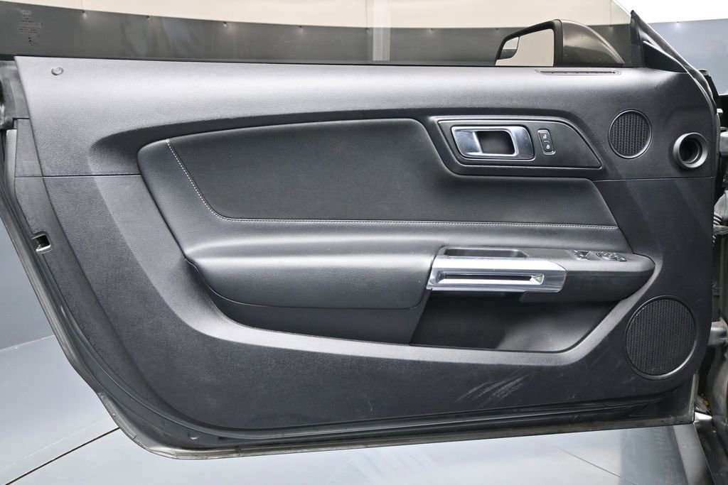 Used 2019 Ford Mustang Coupe w/ Equipment Group 101A RWD image 10