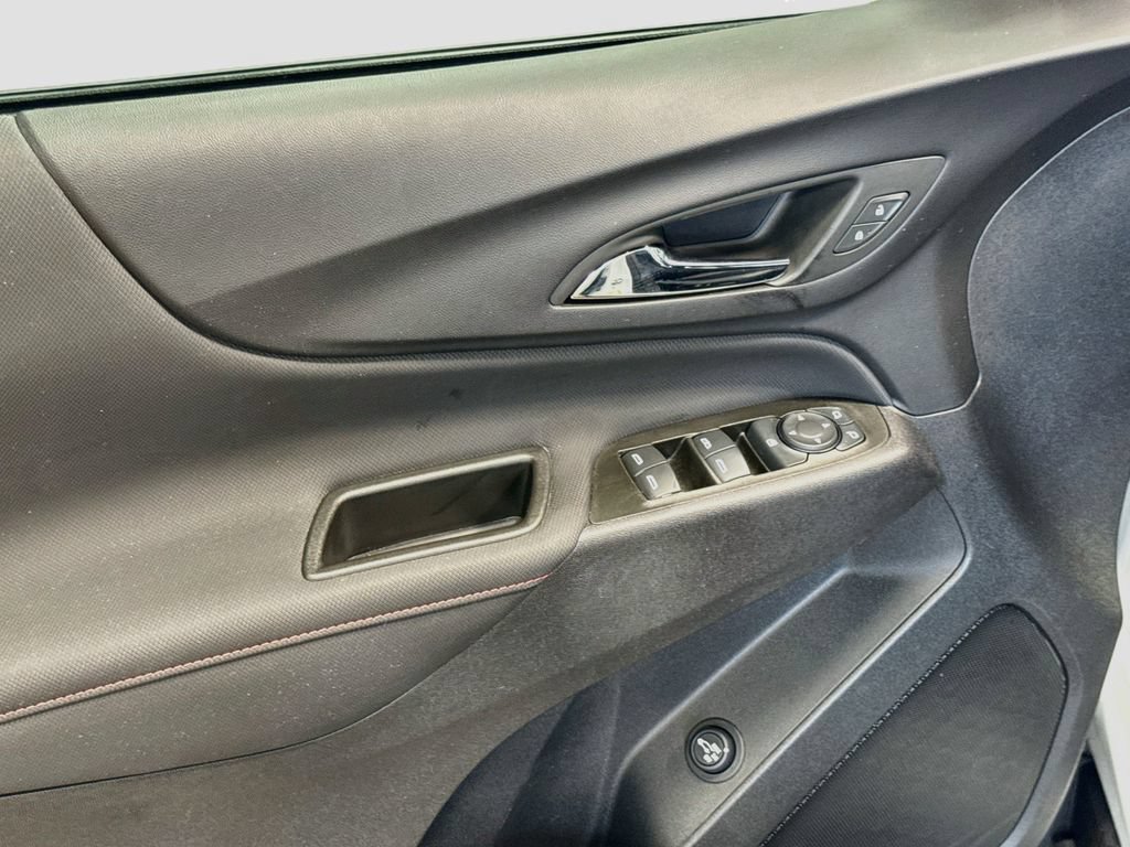 Used 2024 Chevrolet Equinox RS w/ LPO, Floor Liner Package FWD image 17