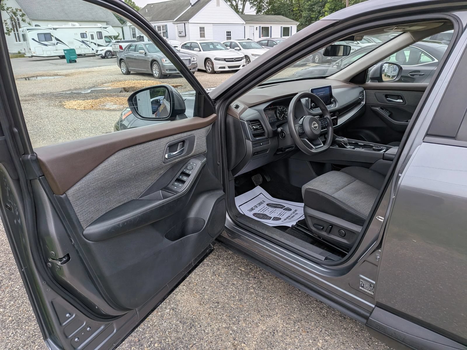 Used 2023 Nissan Rogue SV AWD/4WD image 22