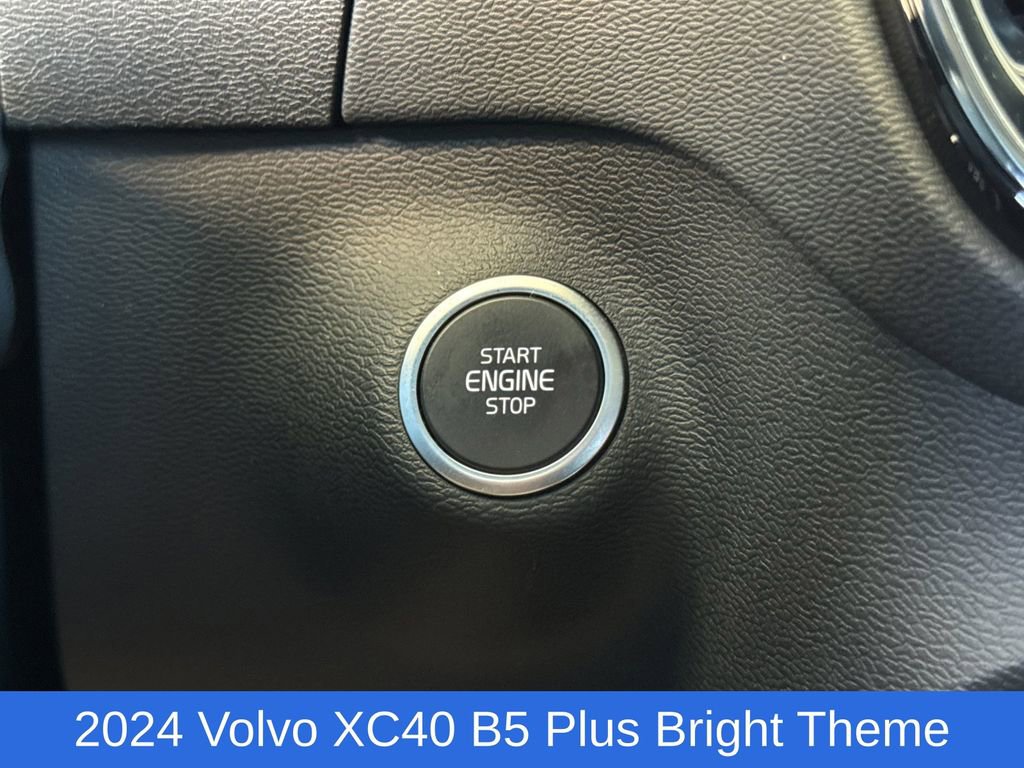 Certified 2024 Volvo XC40 B5 Plus w/ Protection Package Premier image 22