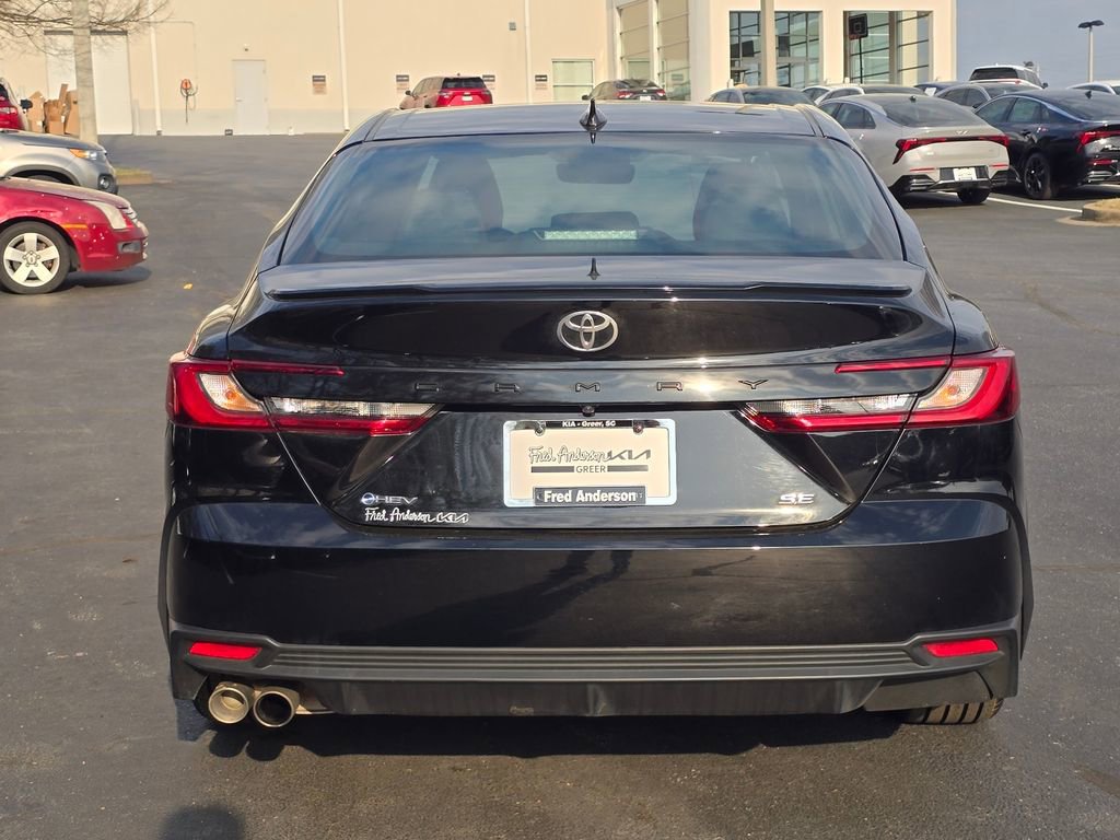 Used 2025 Toyota Camry SE w/ Convenience Package image 4