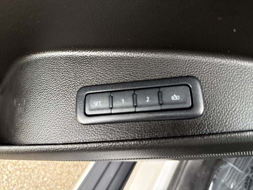 Used 2019 GMC Yukon Denali AWD/4WD image 11