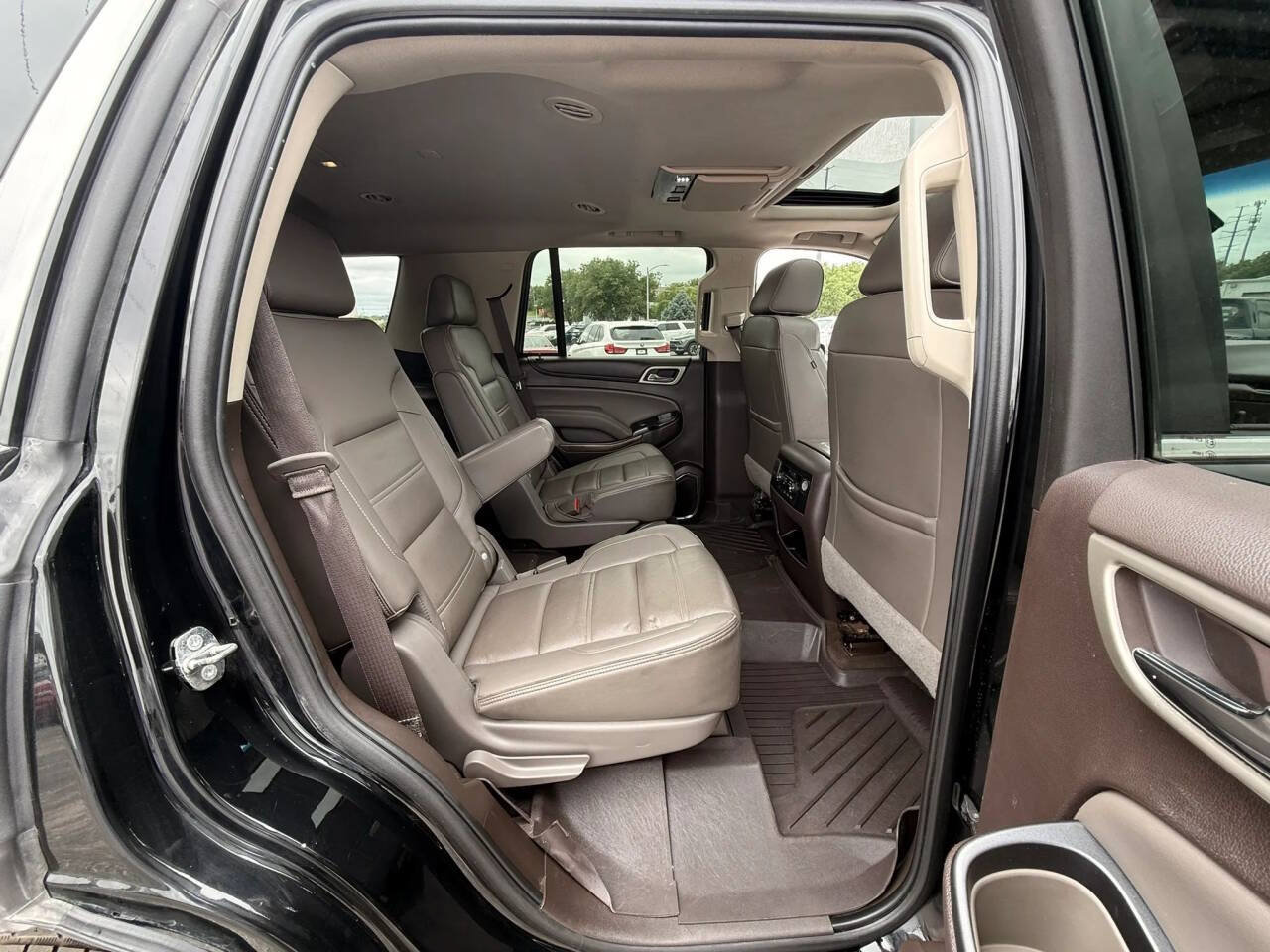 Used 2018 GMC Yukon Denali w/ Denali Ultimate Package AWD/4WD image 17