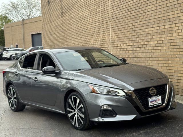 Used 2021 Nissan Altima 2.5 SR FWD image 2