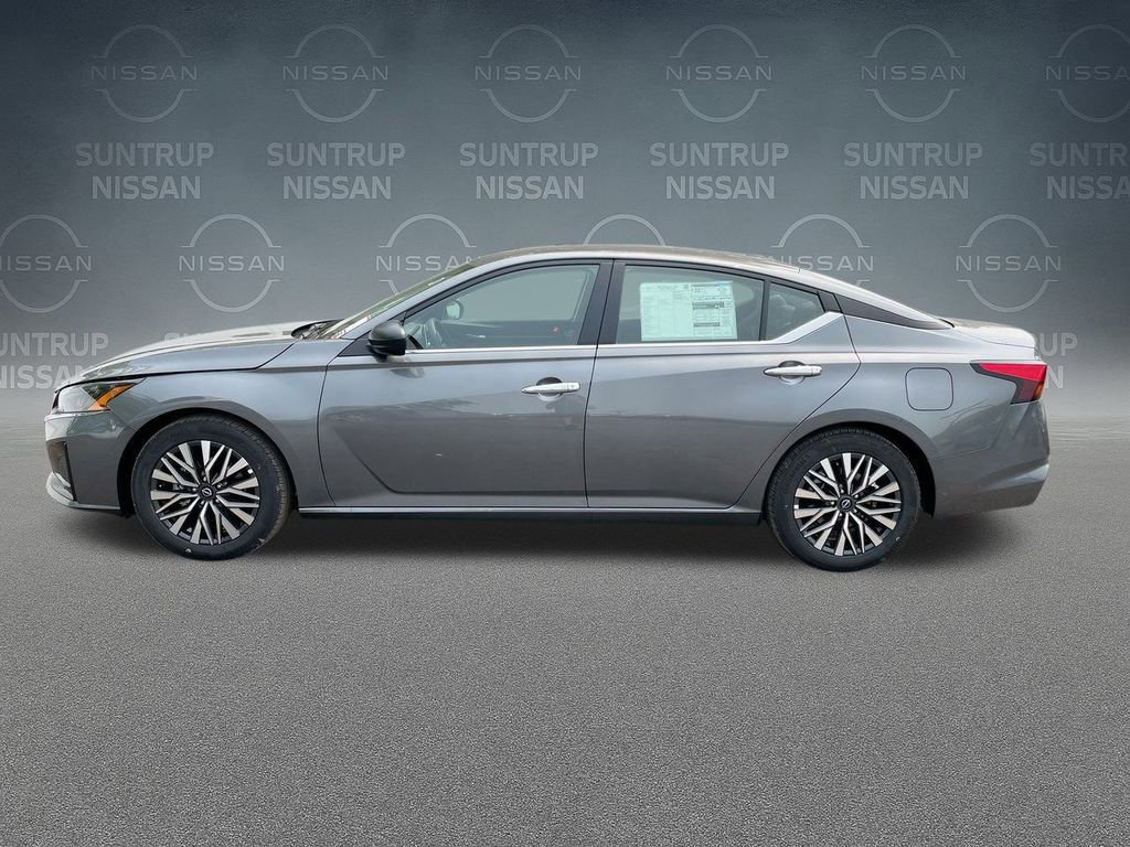 Used 2025 Nissan Altima 2.5 SV image 10