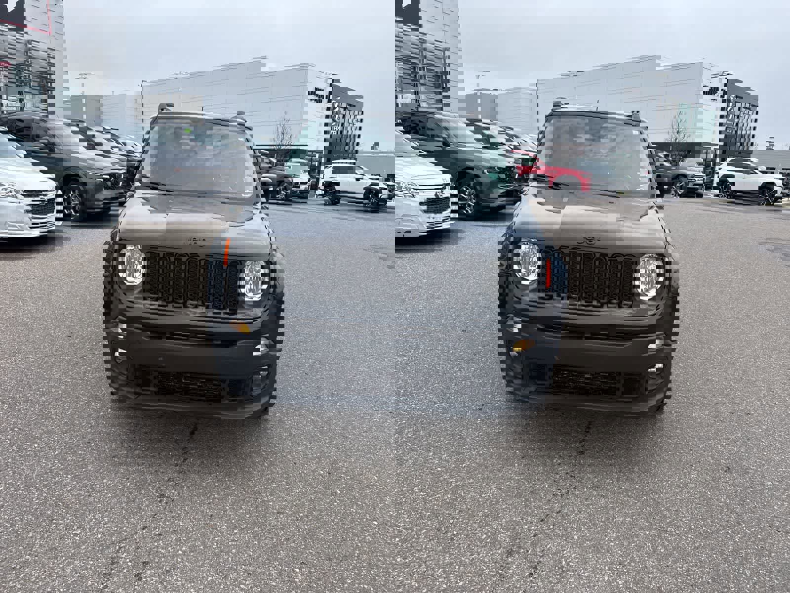 Used 2017 Jeep Renegade Altitude image 2