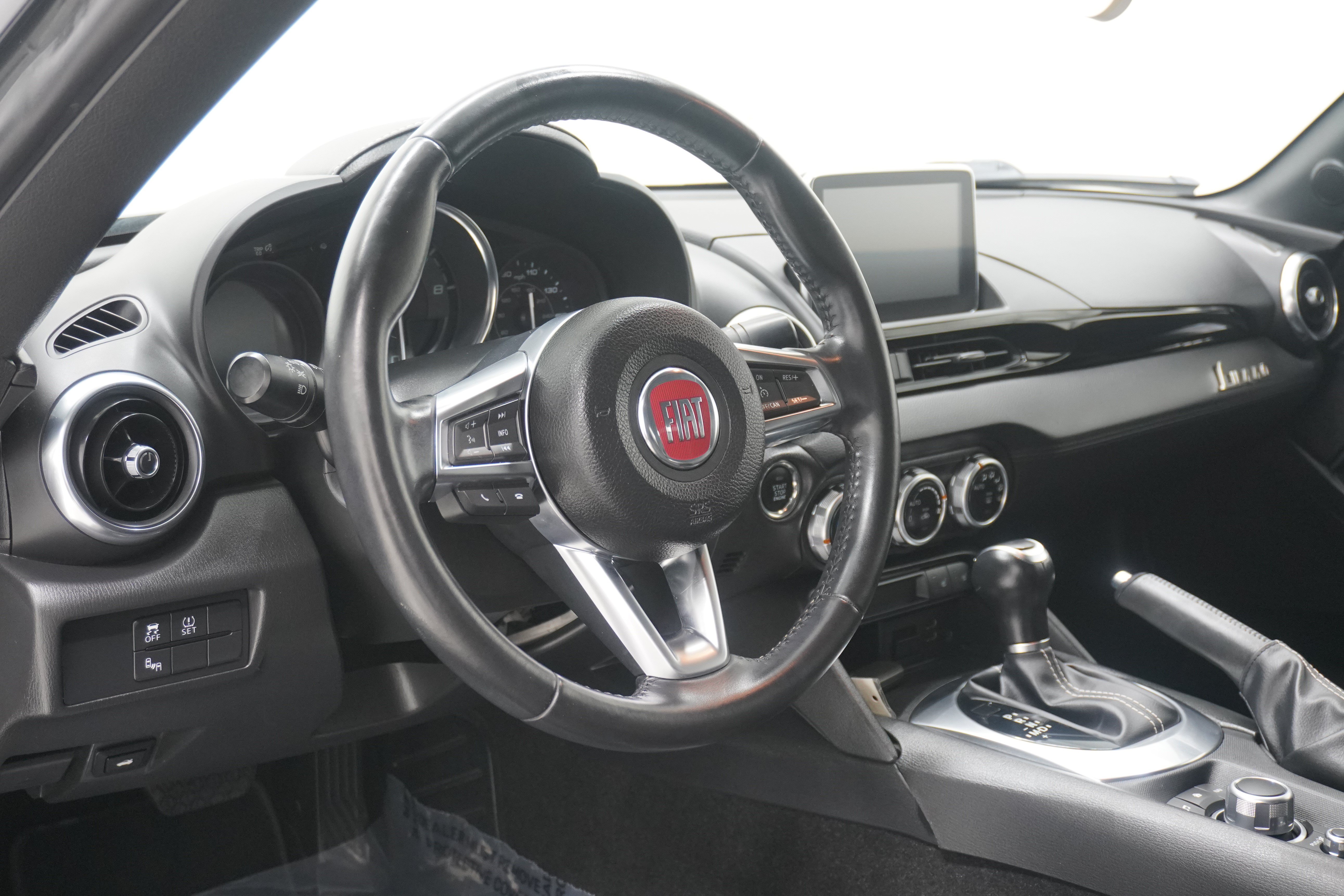 Used 2020 FIAT 124 Spider Lusso w/ Convenience Group RWD image 13