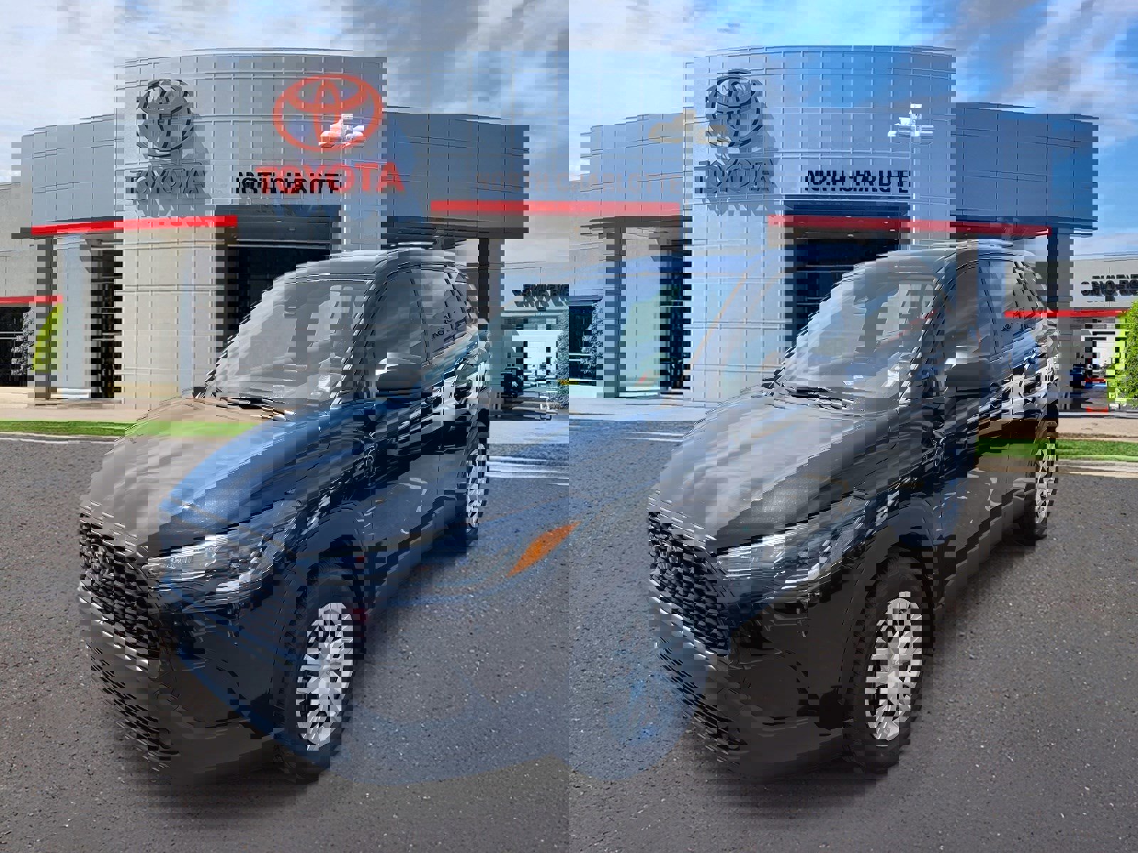 Used 2023 Toyota Corolla Cross L image 4