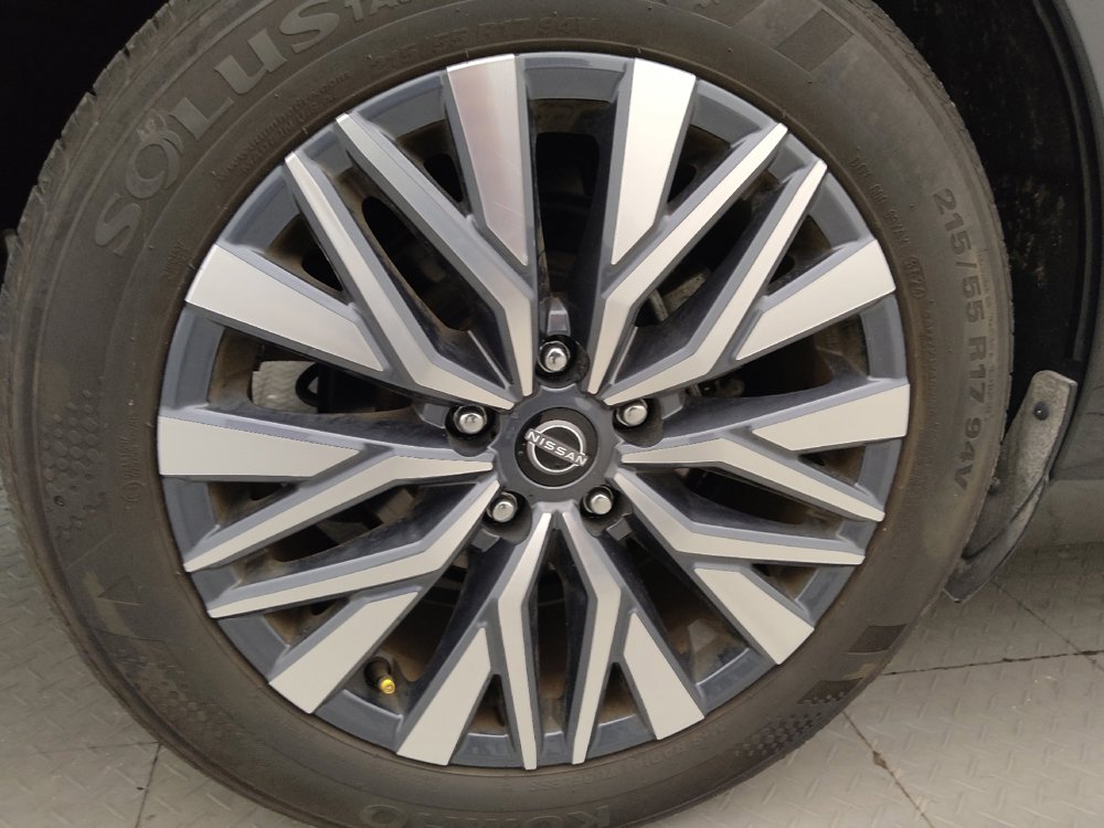 Used 2025 Nissan Altima 2.5 SV FWD image 31