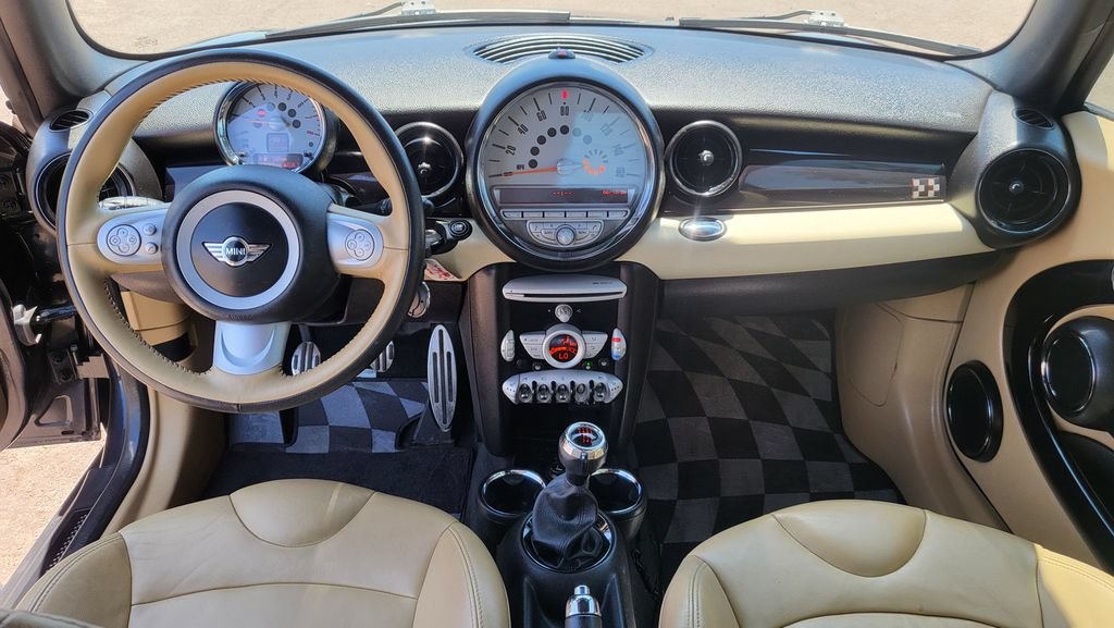 Used 2009 MINI Cooper John Cooper Works FWD image 25