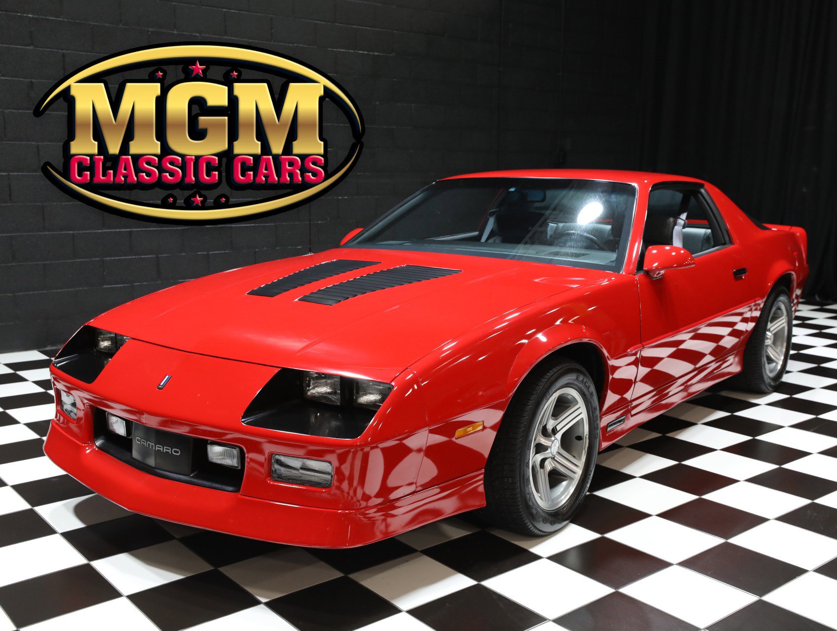Used 1990 Chevrolet Camaro IROC-Z RWD image 1